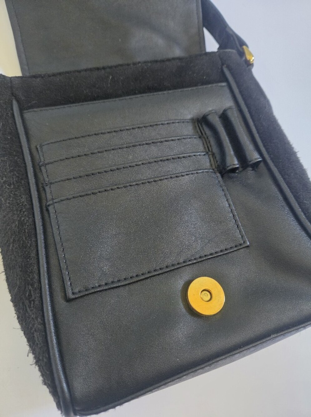 VTG Black suede leather crossbody bag with woven gold accents wallet card slots - Picture 3 of 9